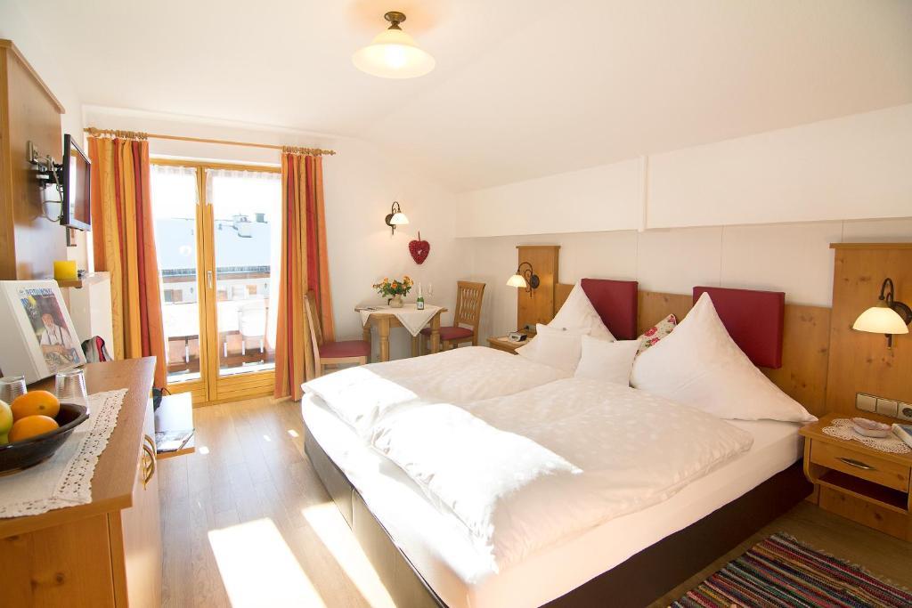 Haus Christl Reit Im Winkl, Kostenloser Parkplatz, 5 Minuten Zum Ortszentrum, Ruhige Lage, Wlan الغرفة الصورة