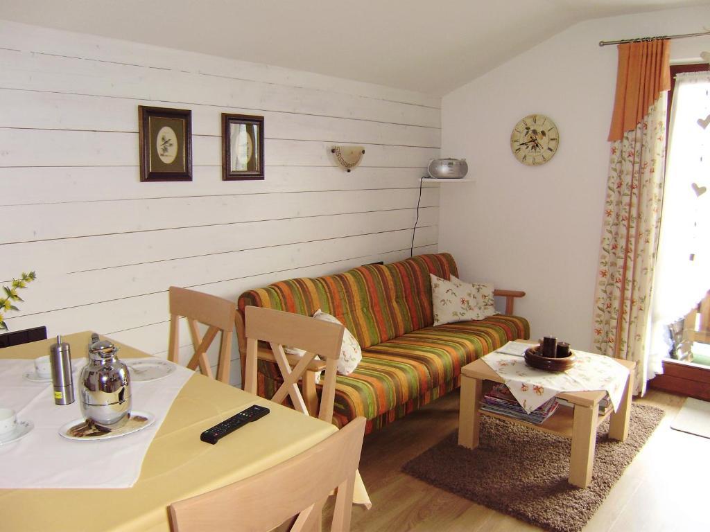 Haus Christl Reit Im Winkl, Kostenloser Parkplatz, 5 Minuten Zum Ortszentrum, Ruhige Lage, Wlan الغرفة الصورة